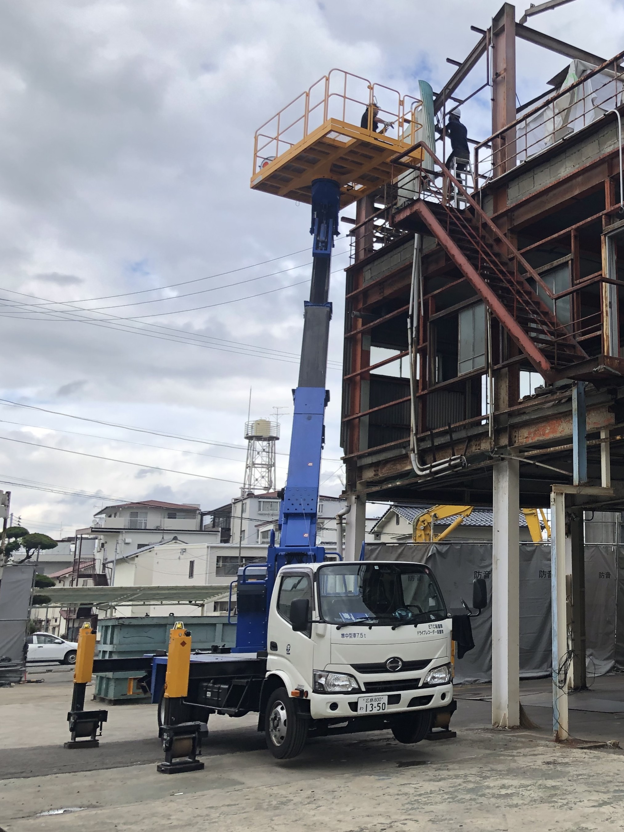 高所スレート撤去の現場